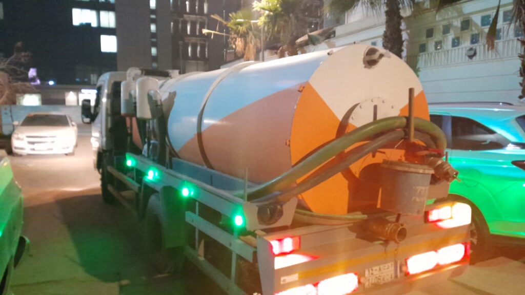 سحب صفايات المطاعم من الزيوت بالرياض 0508137551 سحب صفايات المطاعم من الزيوت بالرياض